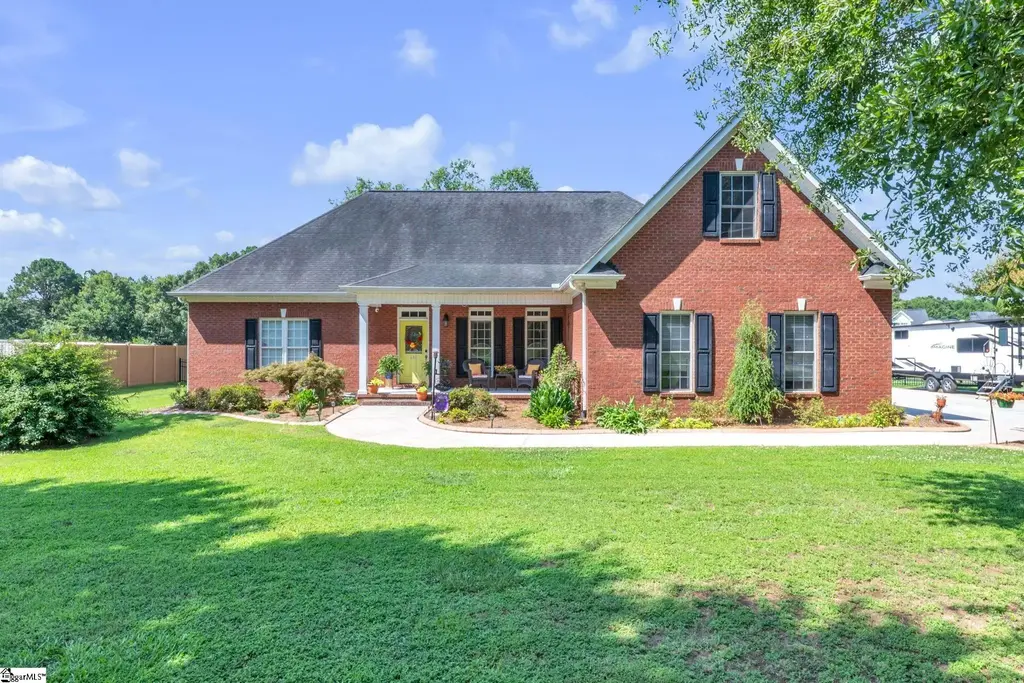 648 Mountain View, Williamston
