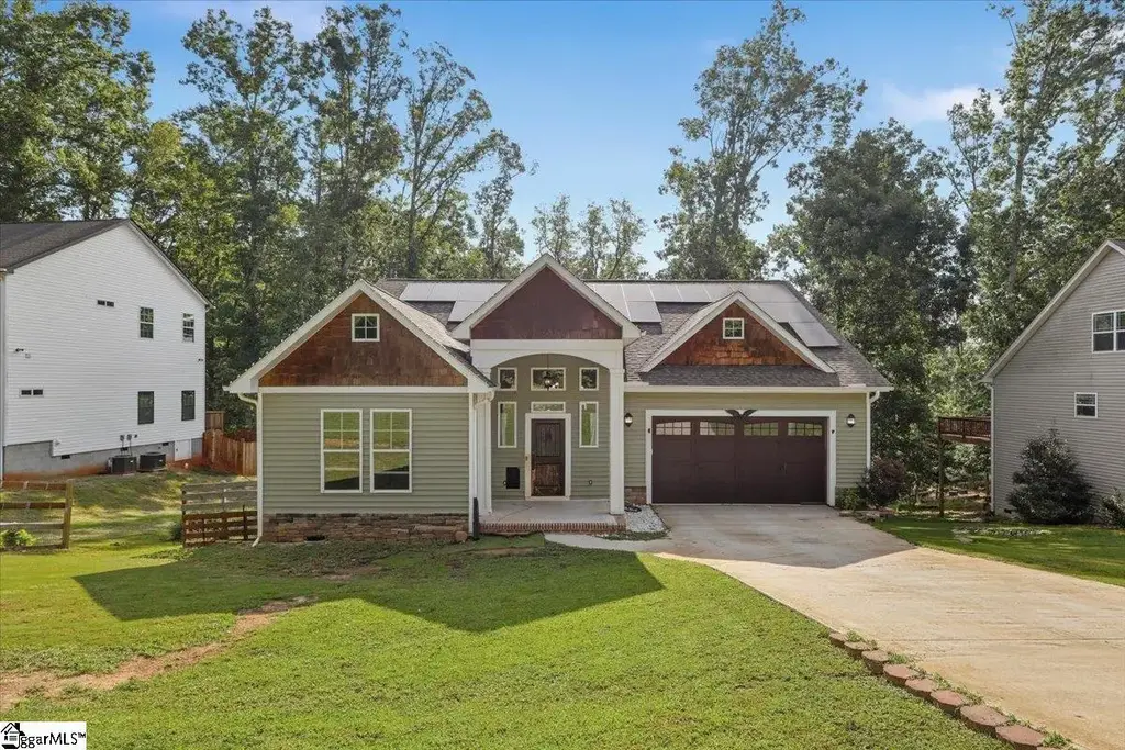1601 E Saluda Lake Road, Greenville