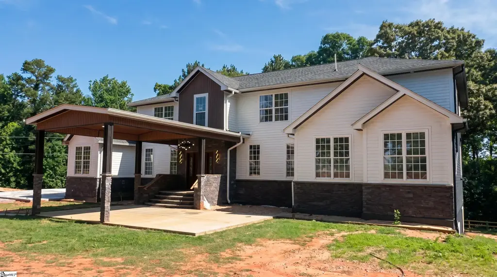 421 Burns Road, Spartanburg