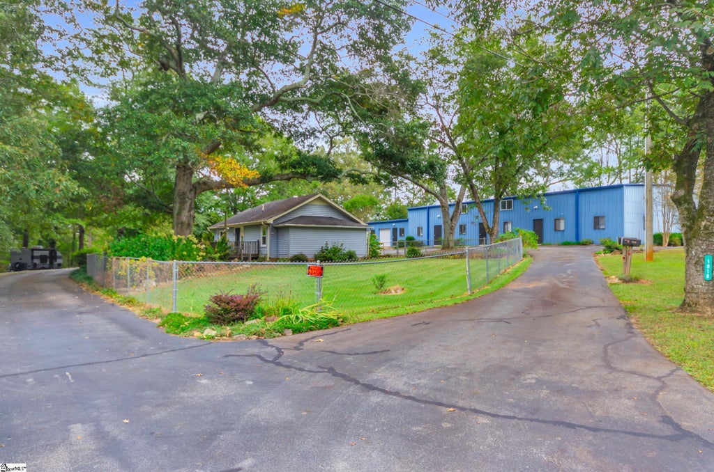 1916 River Road, Piedmont