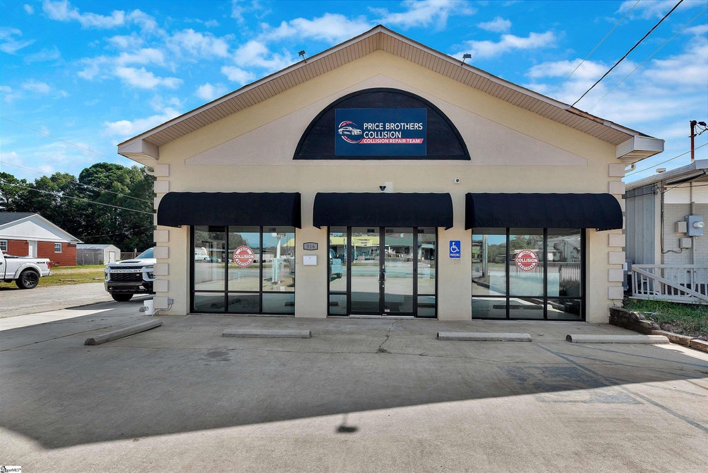 516 Pearman Dairy Road, Anderson