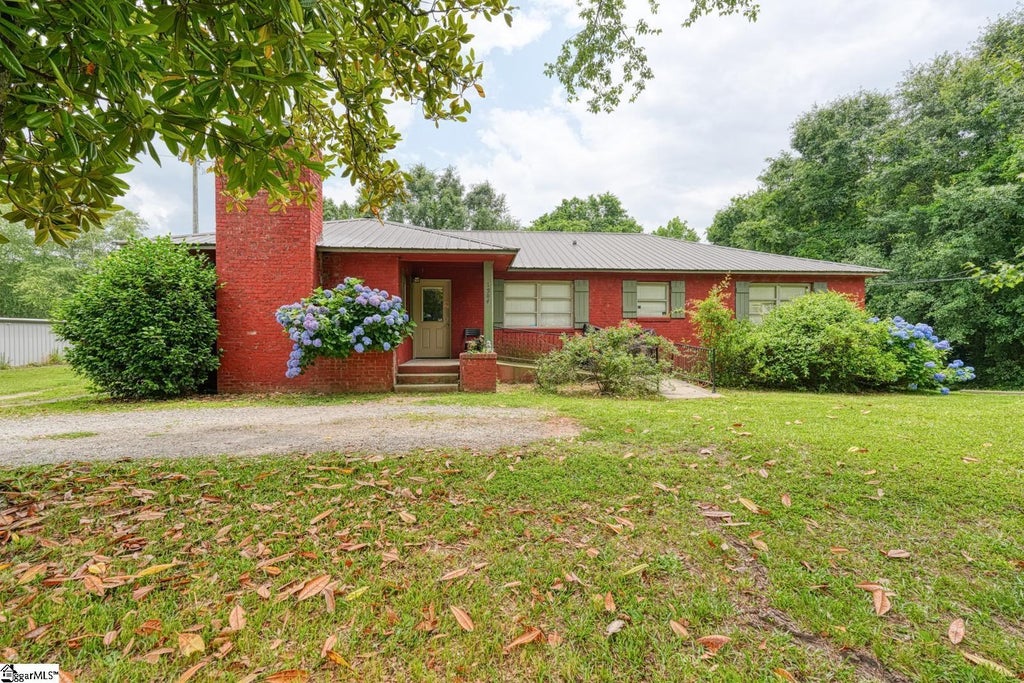 1504 E Rutherford Street, Landrum