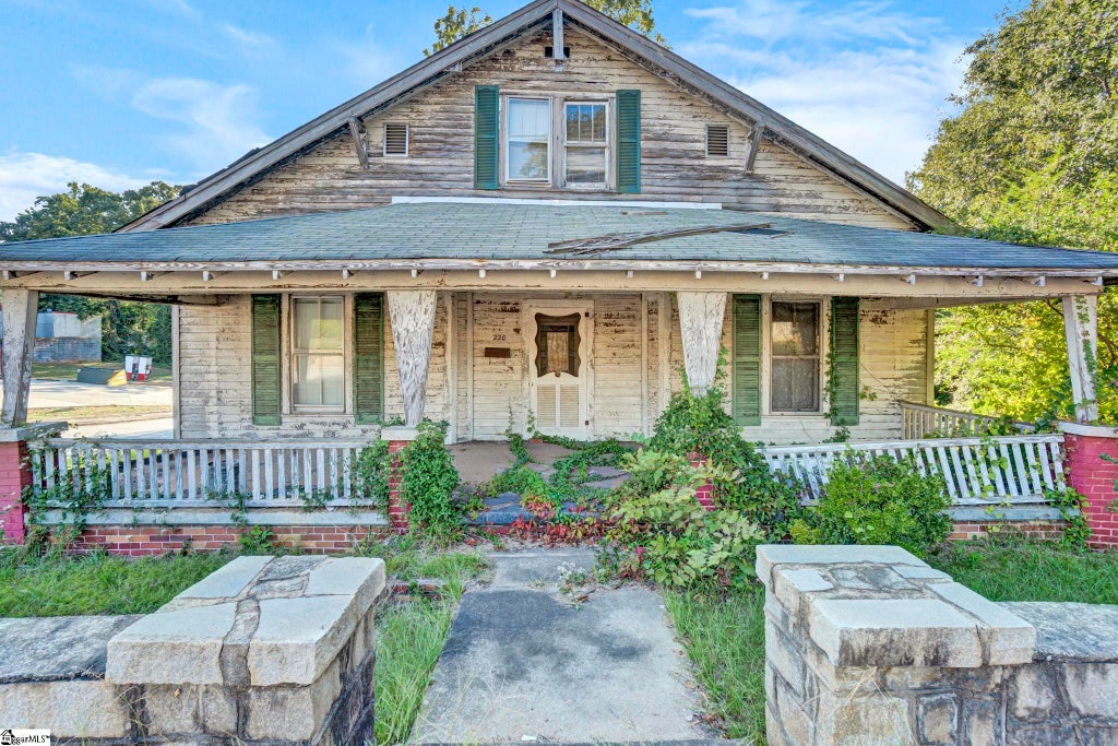 220 Hampton Avenue, Pickens