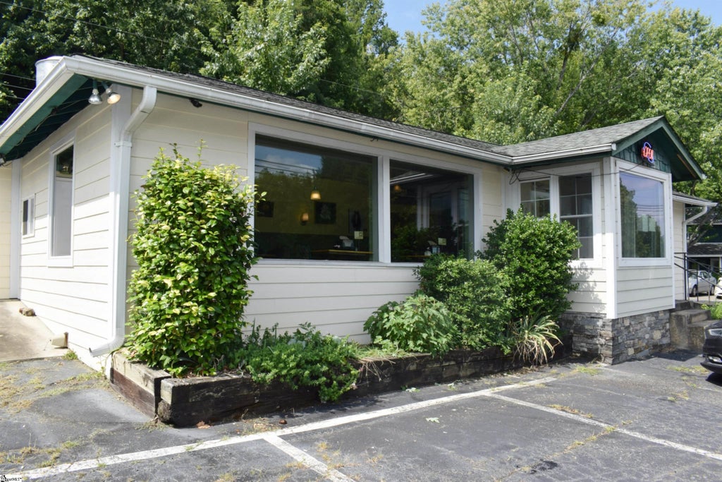 22345 Asheville Highway, Landrum