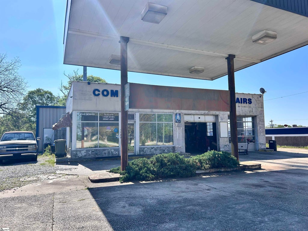 322 N Harper Street, Laurens