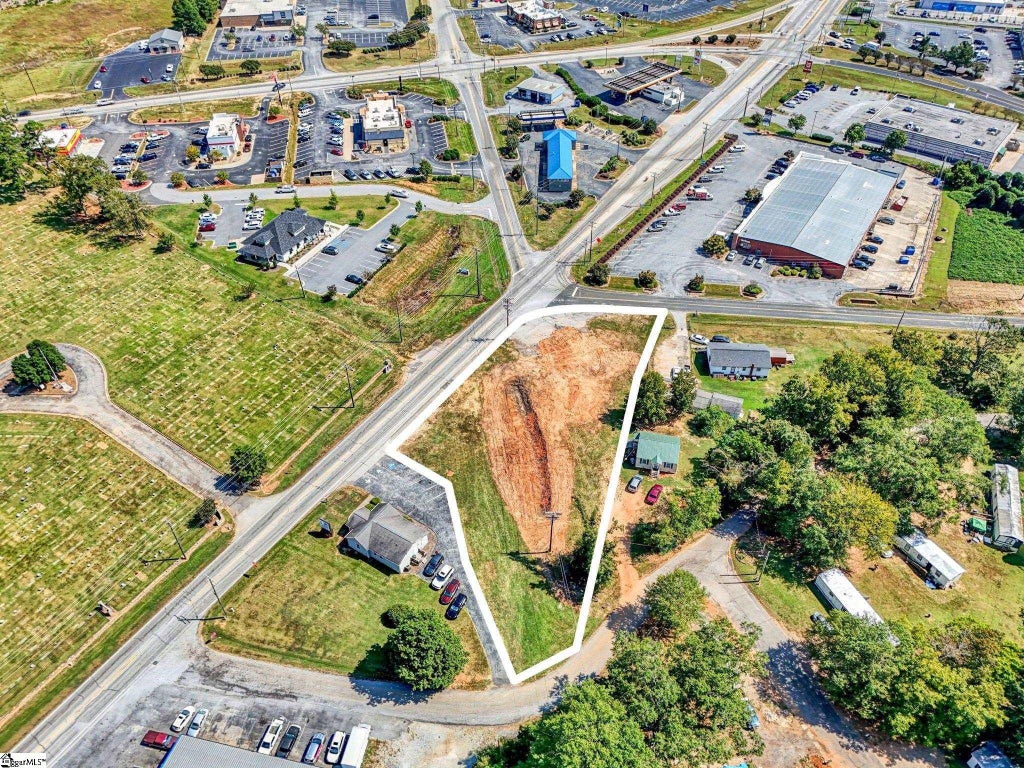 790 E Main Street, Laurens