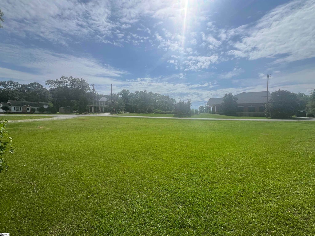 600 N Main Street, Honea Path