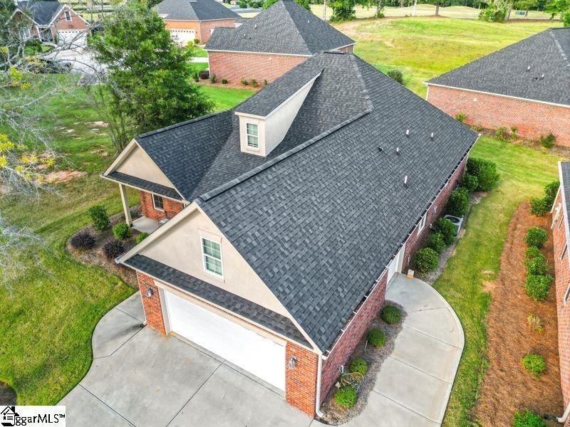 107 Queens Court, Greenwood