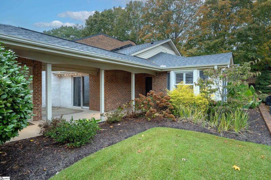 607 Dove Terrace, Greenville