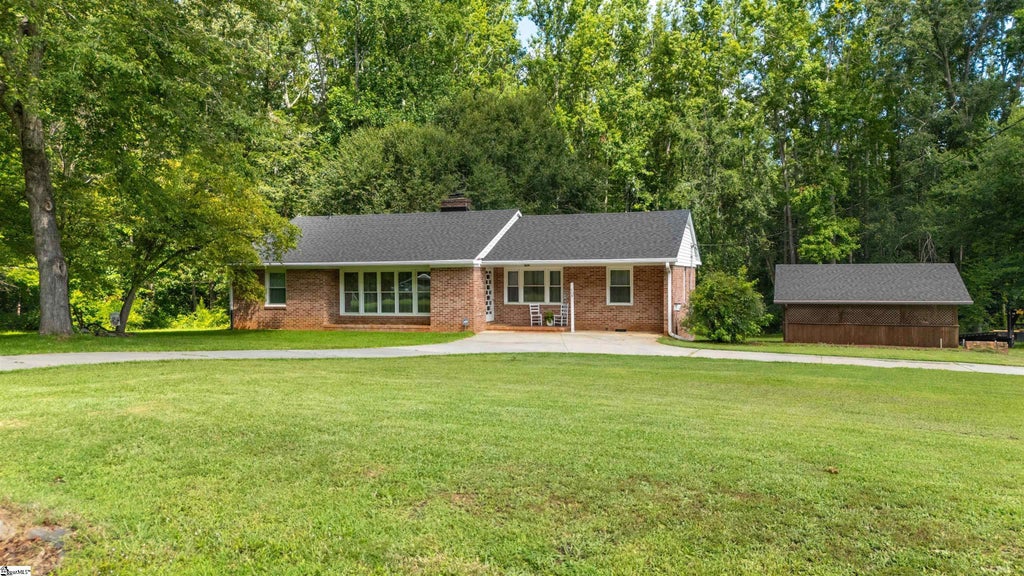 115 Kingston Drive, Laurens