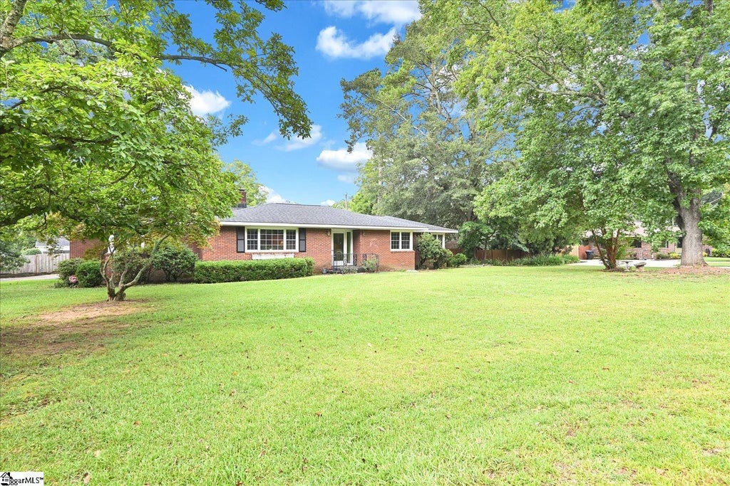 1102 Greenacres, Anderson