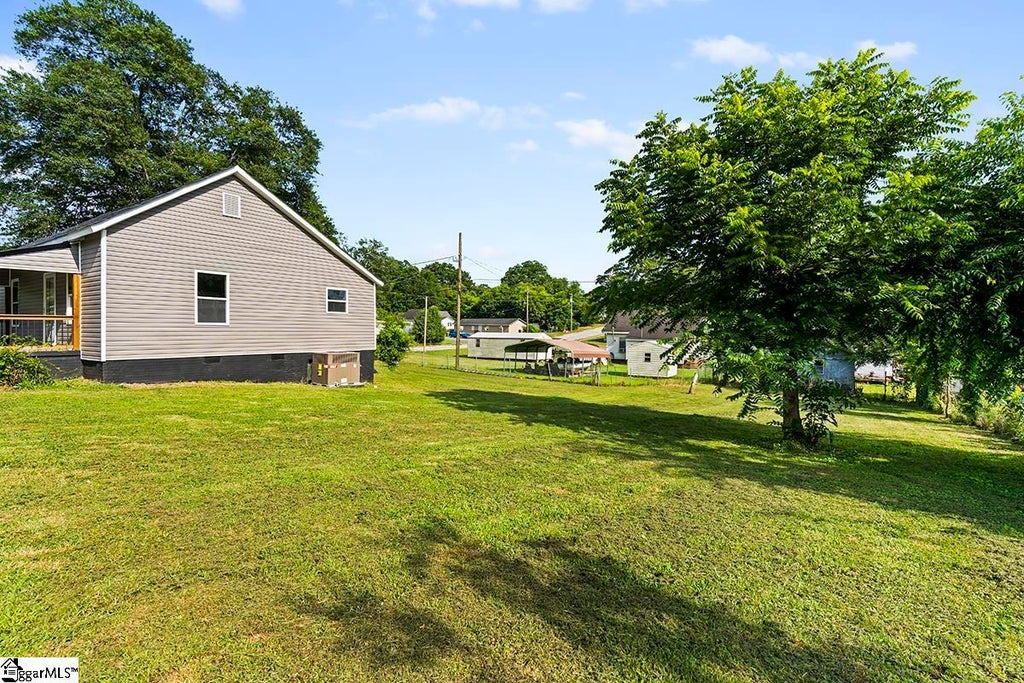 303 Beauregard Street, Clinton