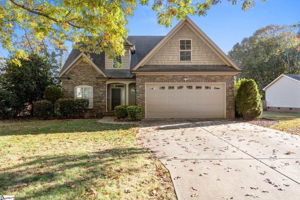 34 Oak Grove Lake Road, Greenville