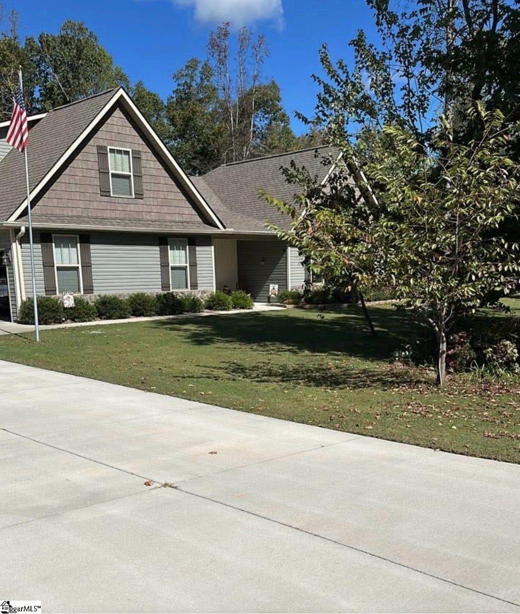 40 Glen Springs Road, Travelers Rest