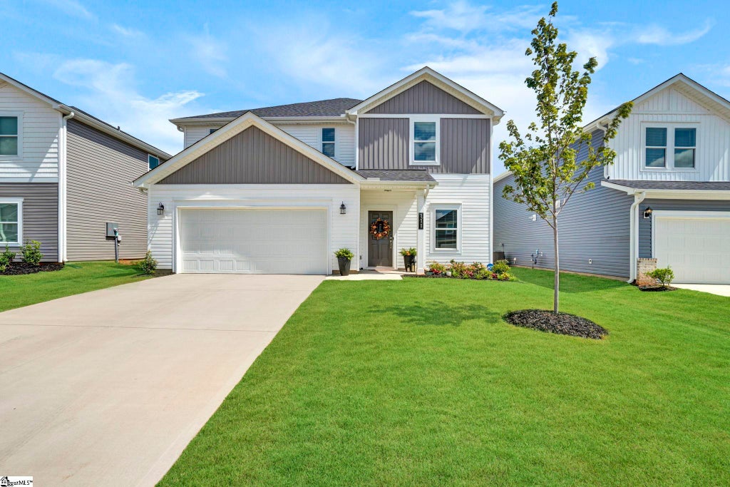 111 Tantalus Street, Gray Court