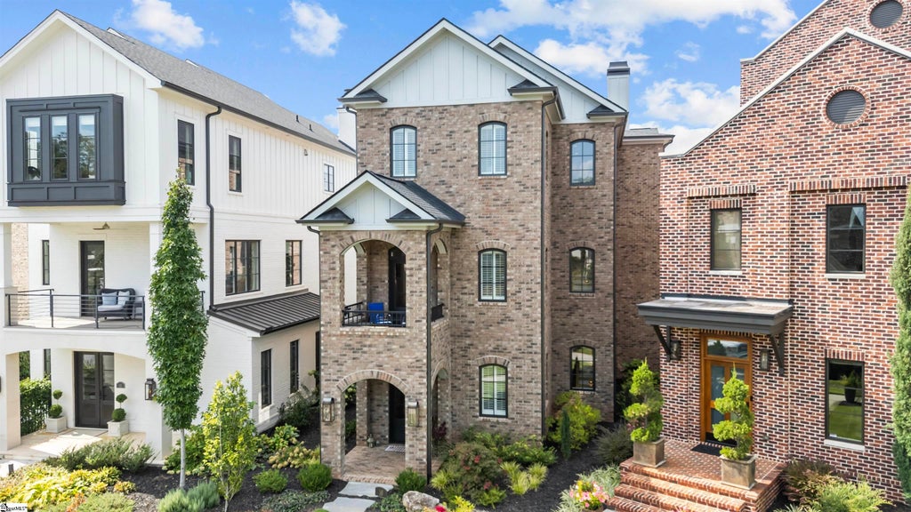 16 Augusta Walk Avenue, Greenville