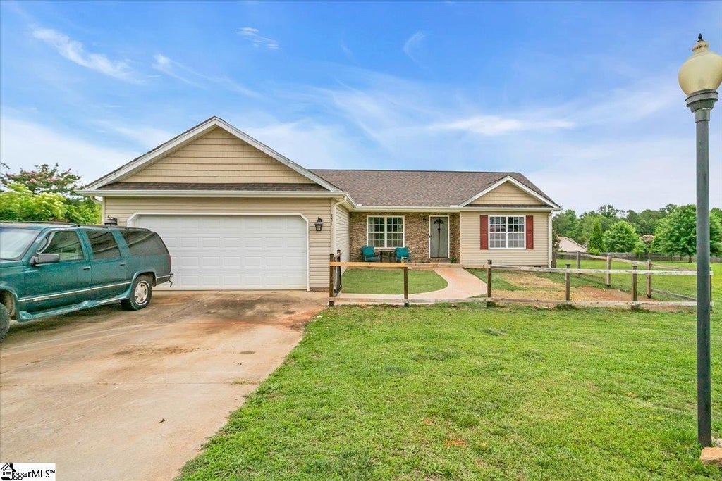 251 Heatherbrook Drive, Lyman