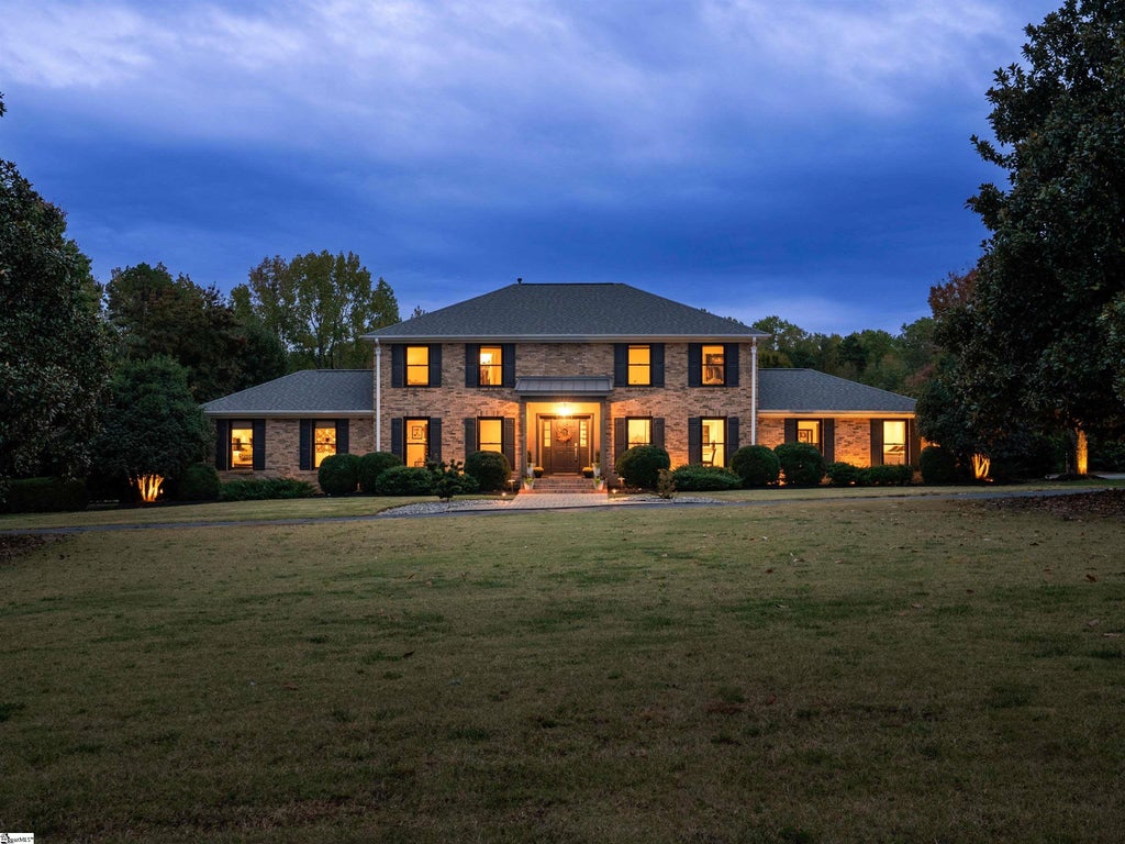 620 Roper Mountain Road, Greenville