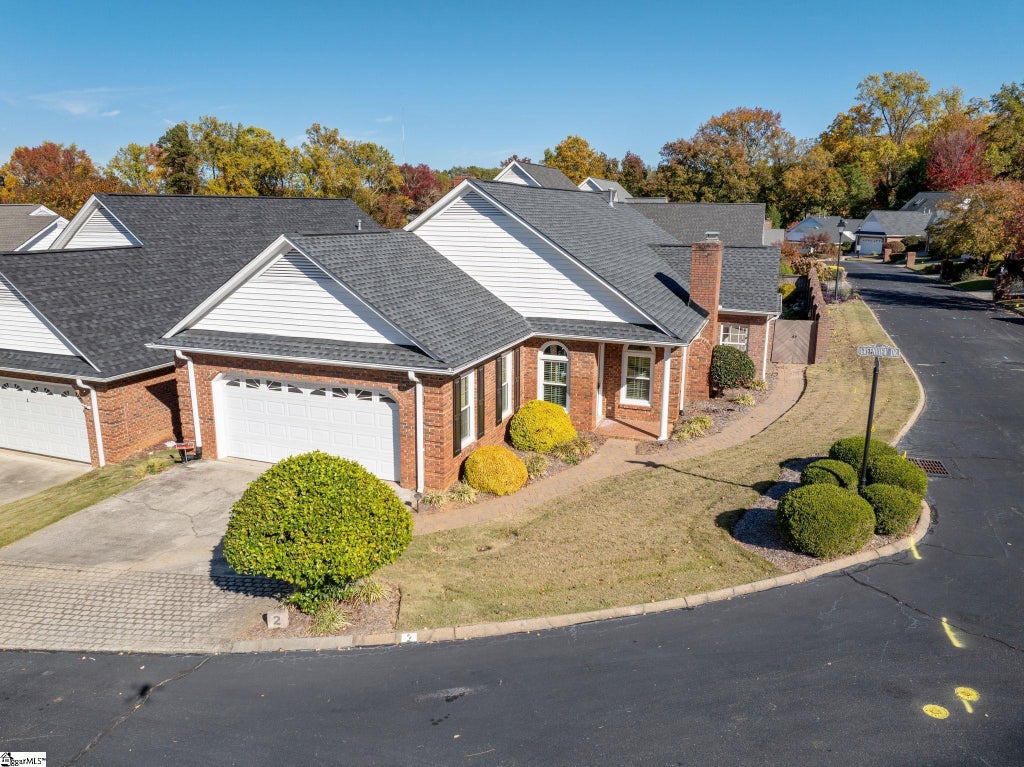 2 Greenview Drive, Greenville