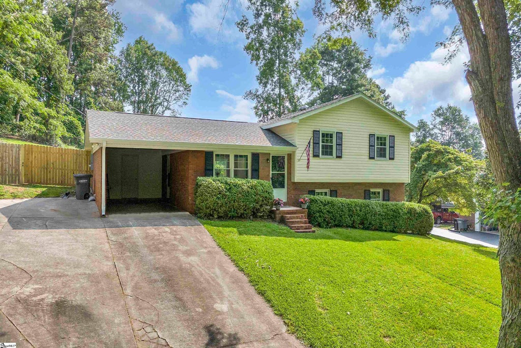 12 Ridgeline Drive, Liberty