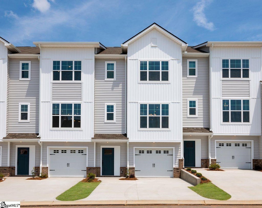 224 Taylor Woods Court, Greenville