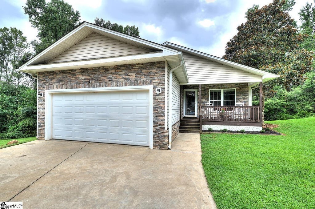 517 Signal Hill Lane, Inman