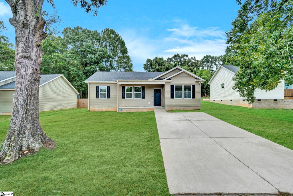 305 Saluda Street, Belton