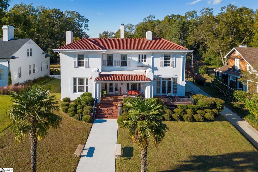 780 W Main Street, Laurens