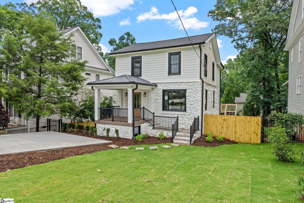 28 Douglas Drive, Greenville