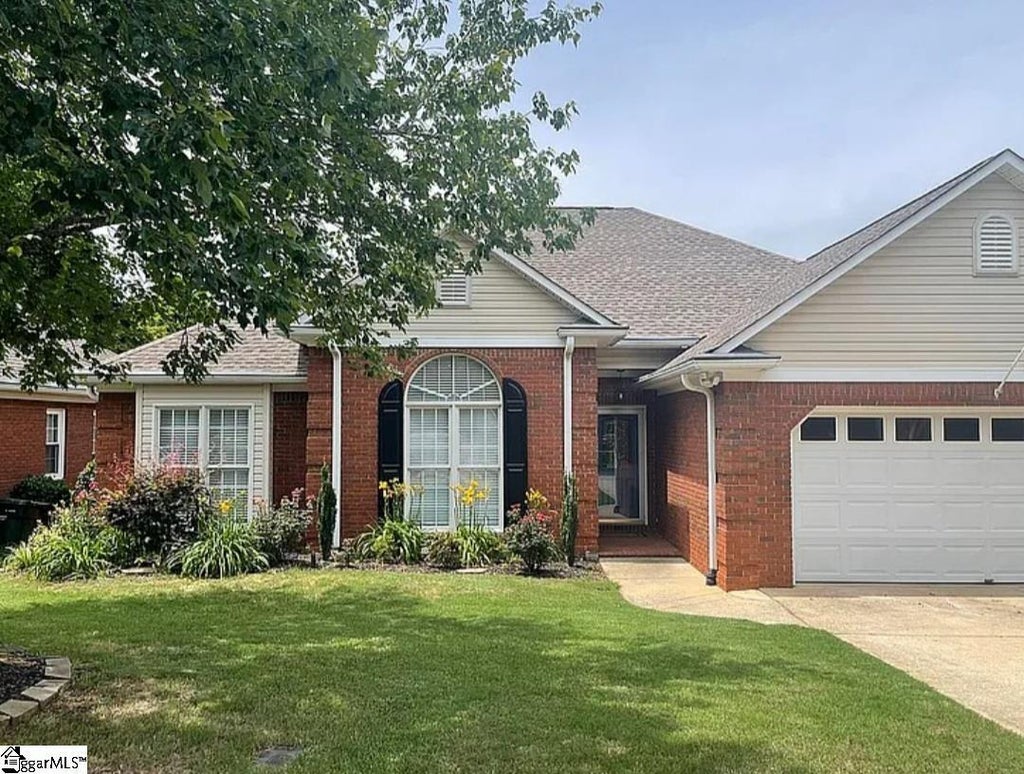 105 Foxfield Way, Greer