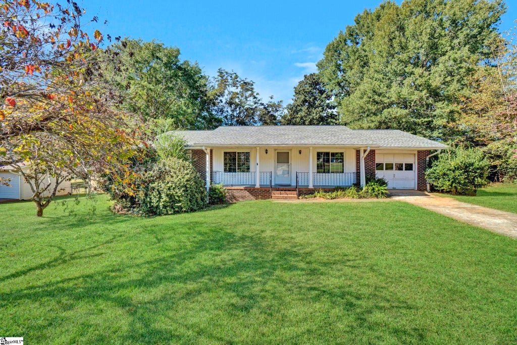 104 Mitchell Street, Laurens