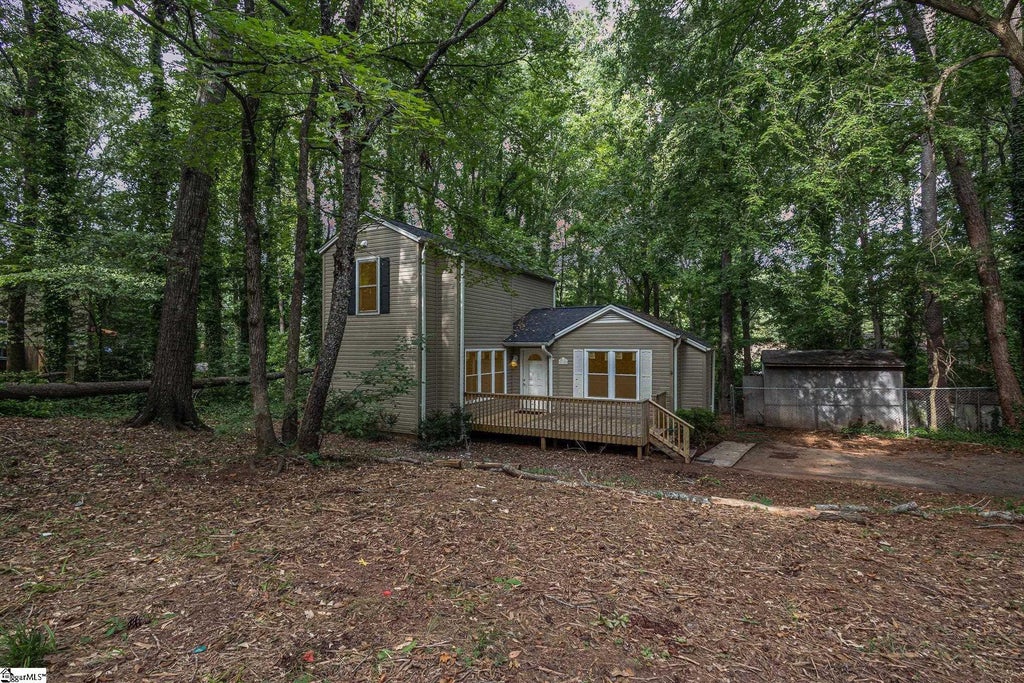 118 Evergreen Court, Central