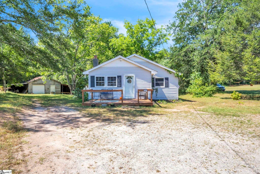 305 Belue Mill Road, Landrum
