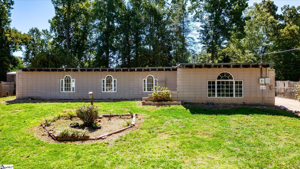 416 Sherwood Drive, Seneca