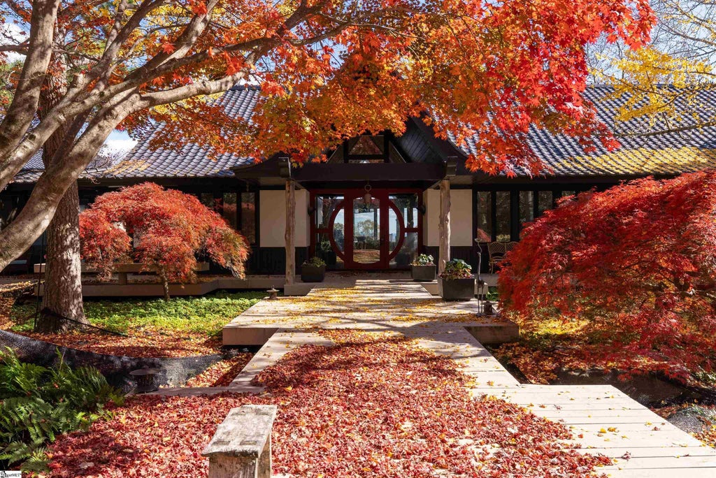 110 Huckleberry Ridge, Greenville