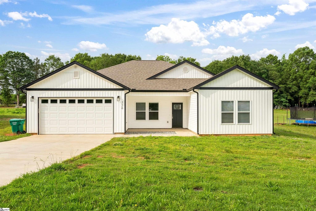 556 Sand Clay Road, Chesnee