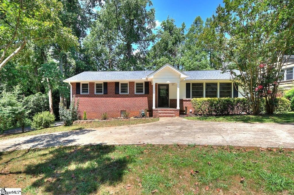 304 Robin Hood Road, Greenville