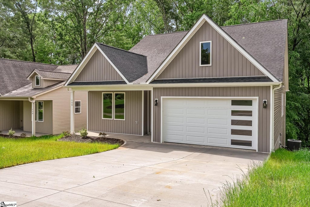 156 Grand Oak Circle, Pendleton