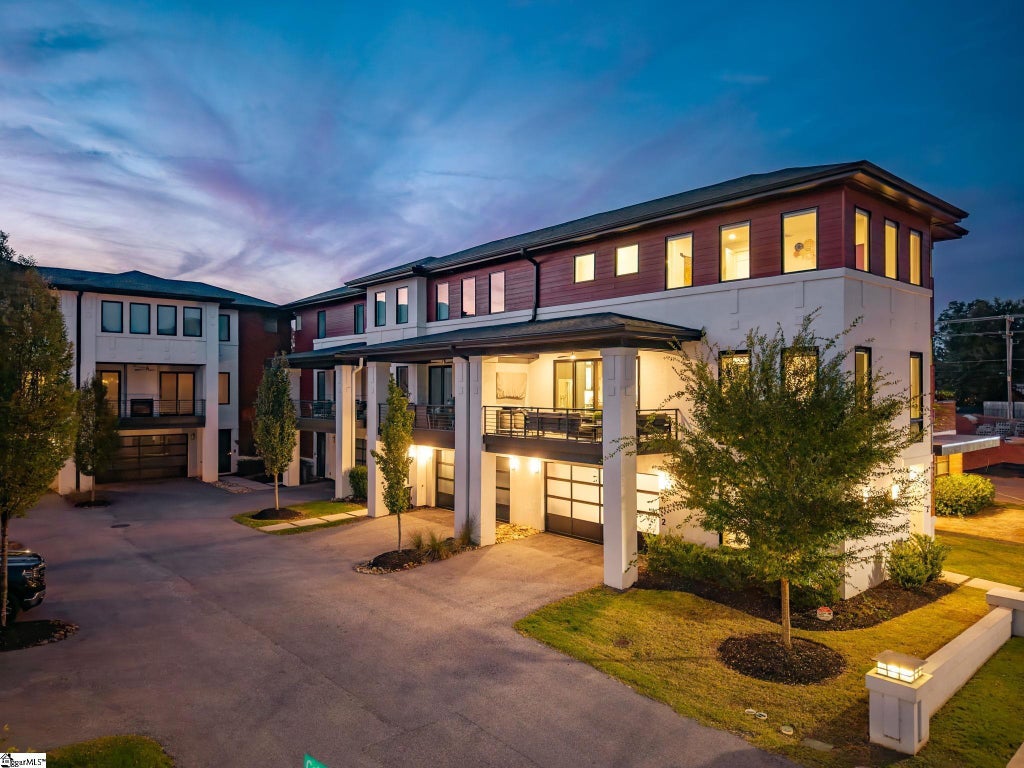 2 Calhoun Hill Way, Greenville