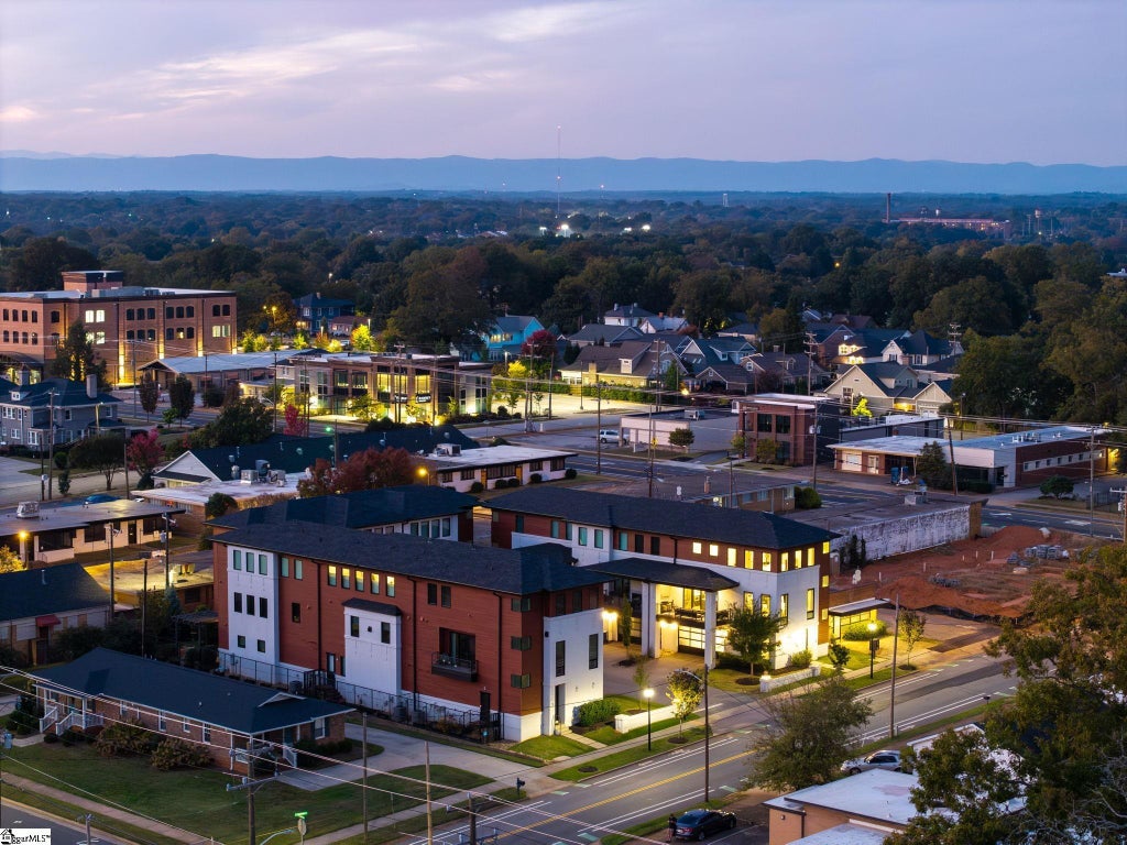 2 Calhoun Hill Way, Greenville