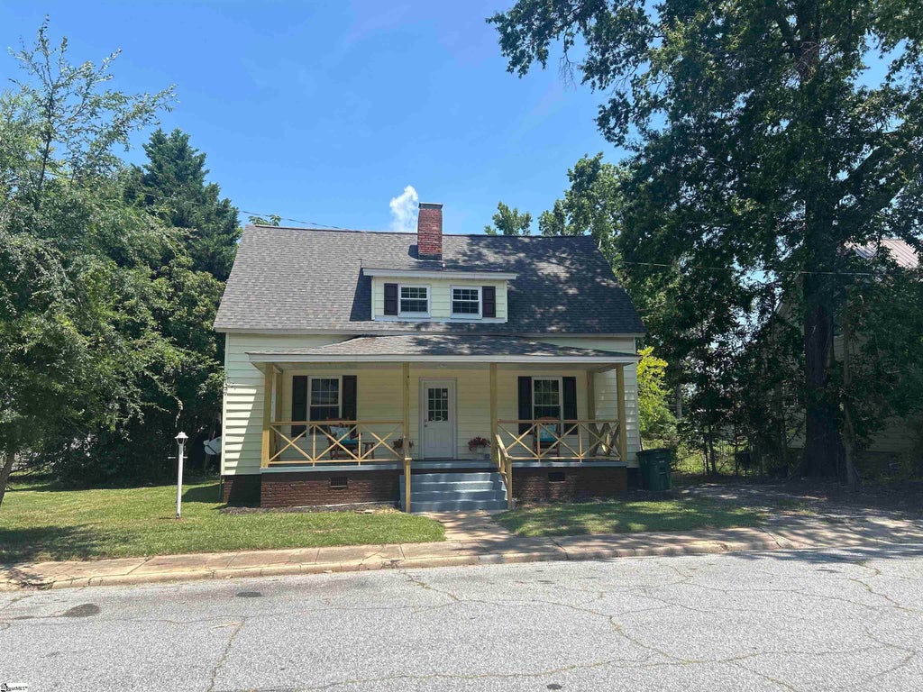 106 Washington Street, Clinton