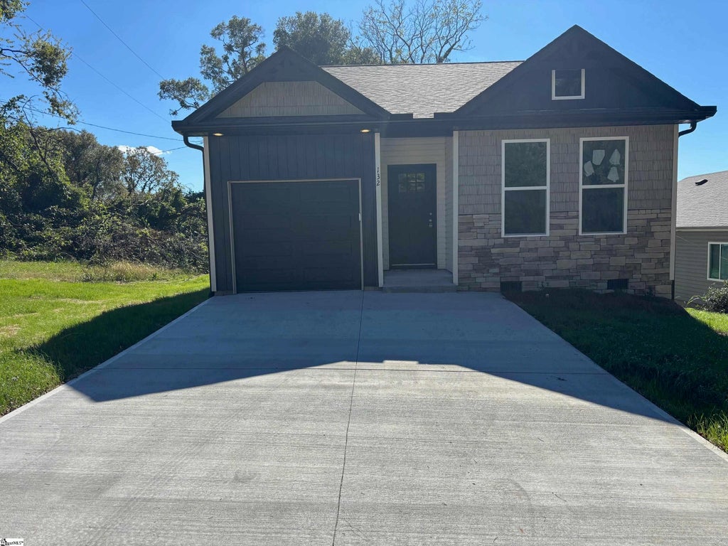 132 League Street, Spartanburg