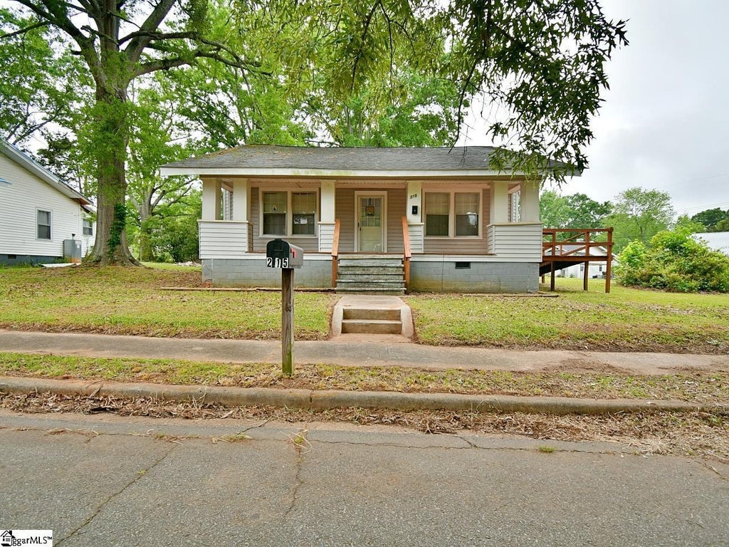 215 Louisiana Street, Honea Path