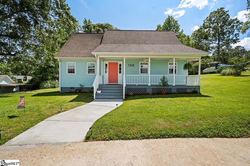 108 Lakeshore Drive, Greenwood