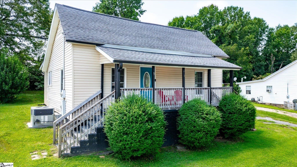 7 Hunt Avenue, Liberty