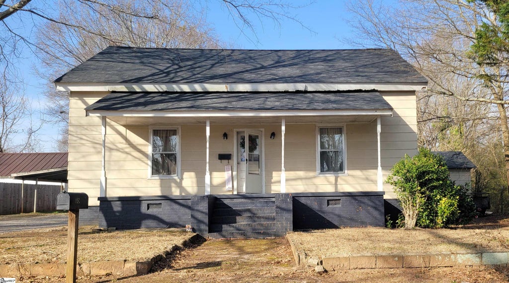 16 Lander Street, Williamston