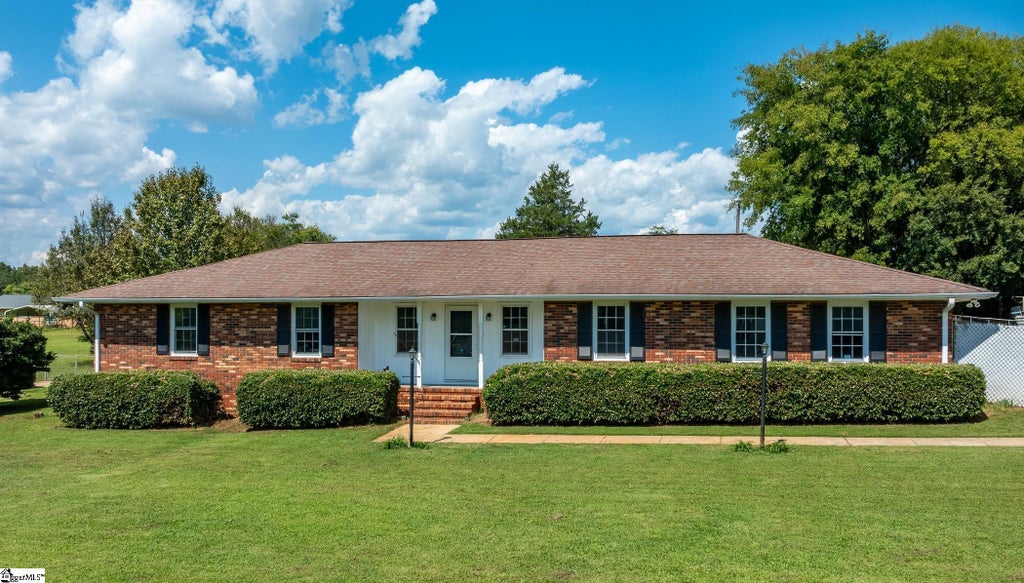 423 Greenmeadow Circle, Anderson