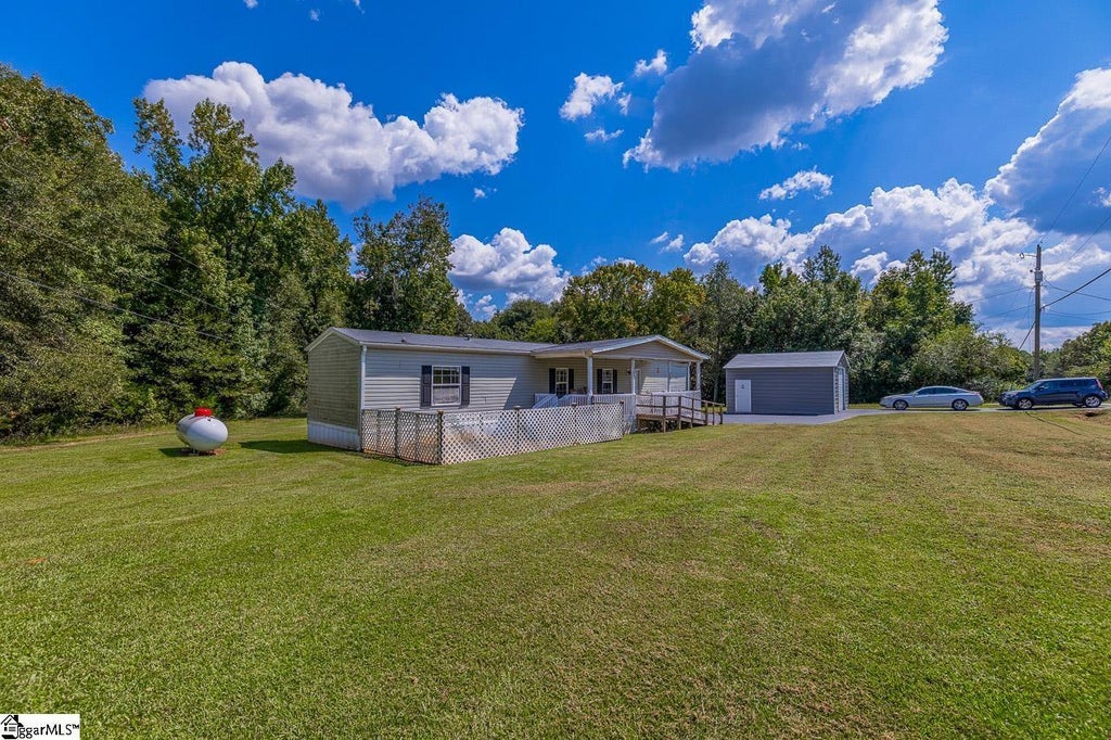 438 Lockhart Lane, Gaffney