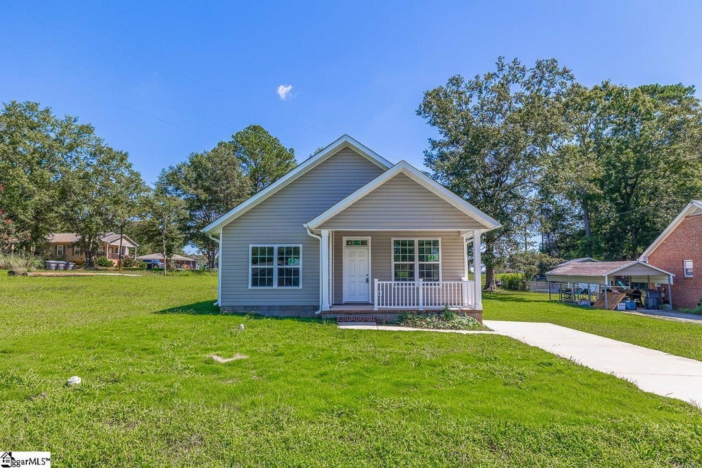 417 Fairview Road, Laurens