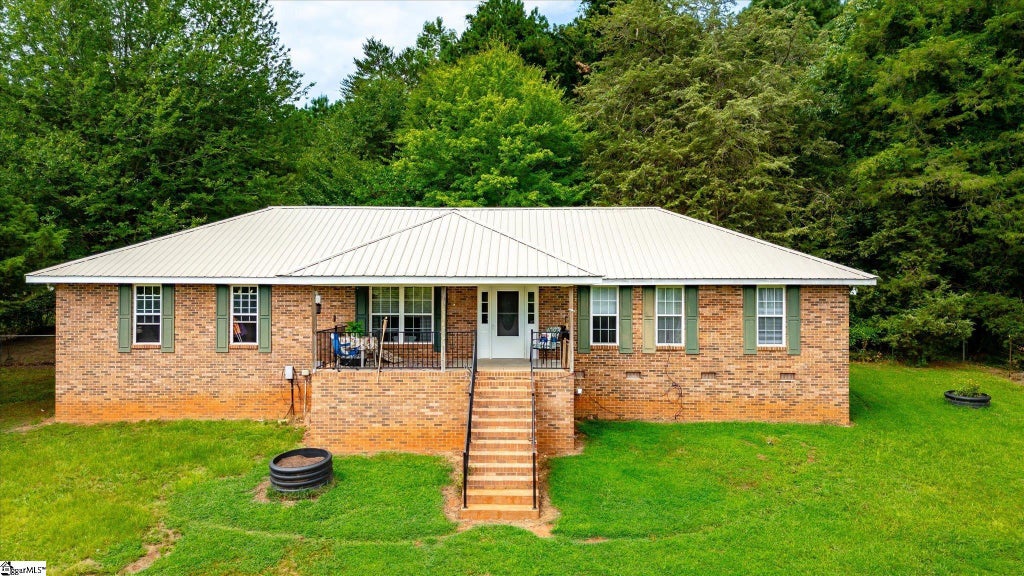 150 Cedar Hill Drive, Seneca